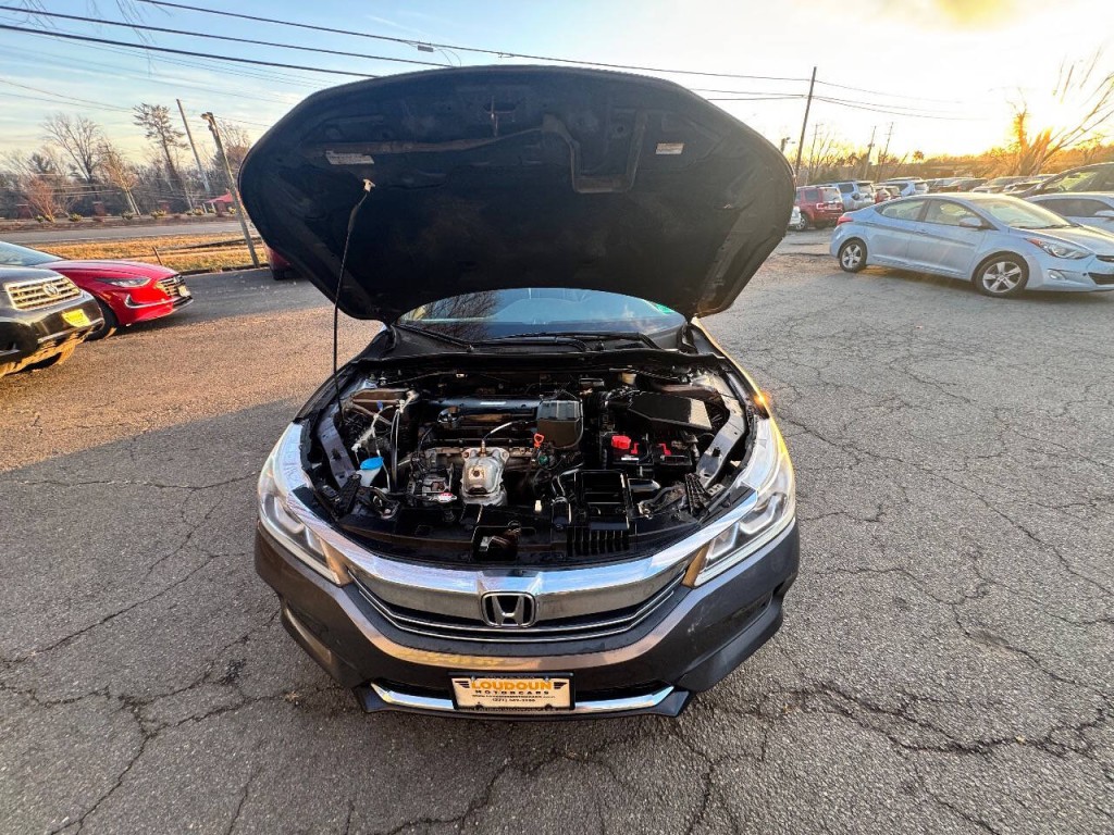 2017 Honda Accord Image 17