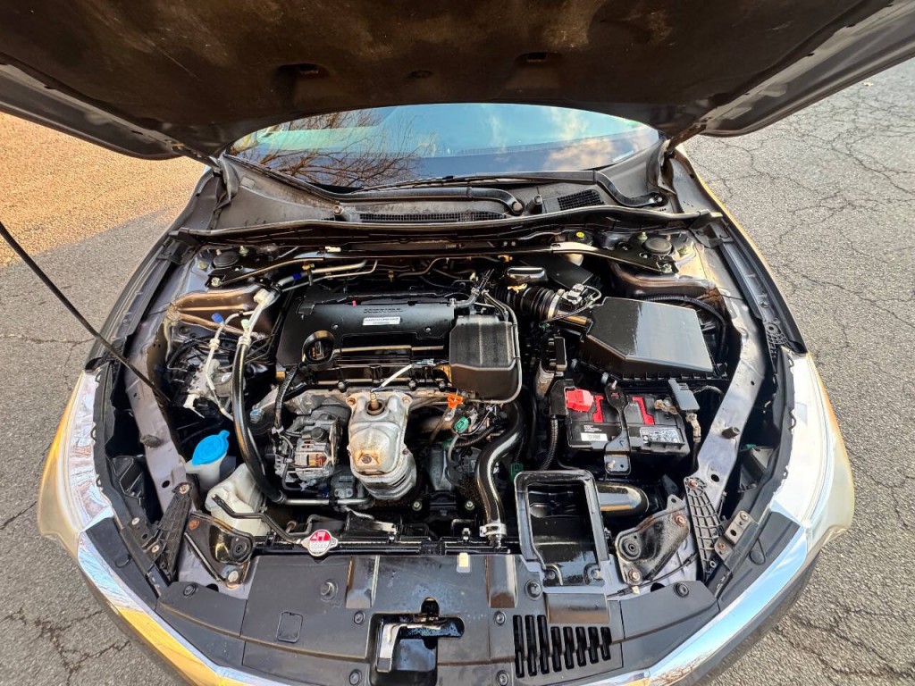 2017 Honda Accord Image 18