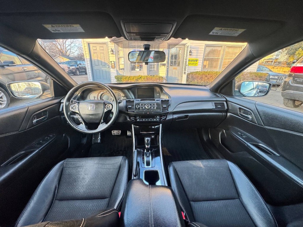 2017 Honda Accord Image 19