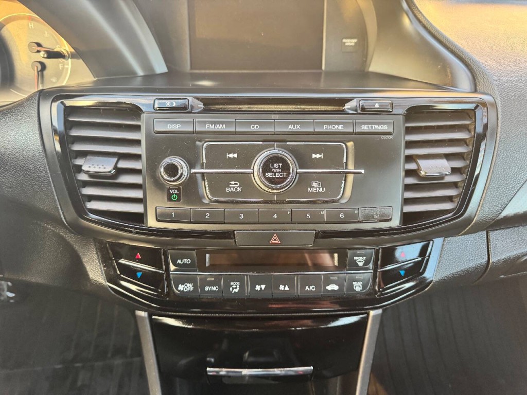 2017 Honda Accord Image 22