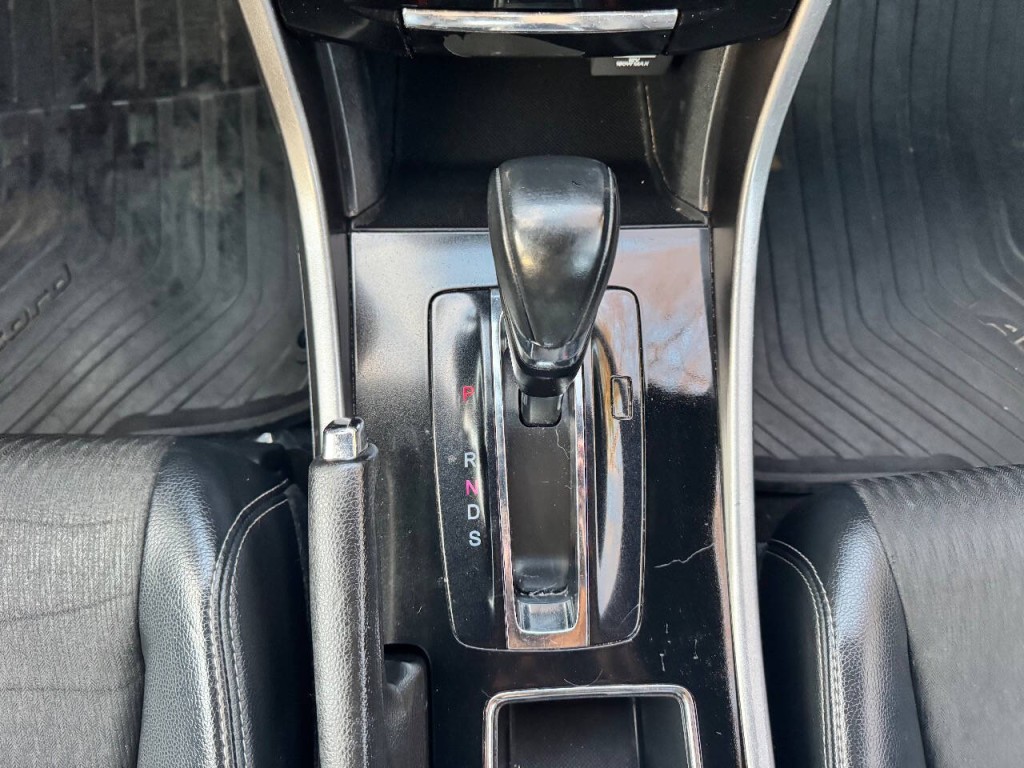 2017 Honda Accord Image 23