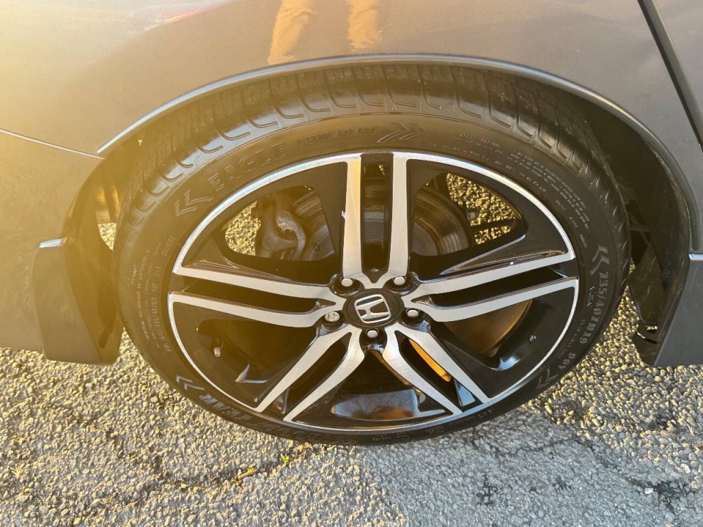 2017 Honda Accord Image 28