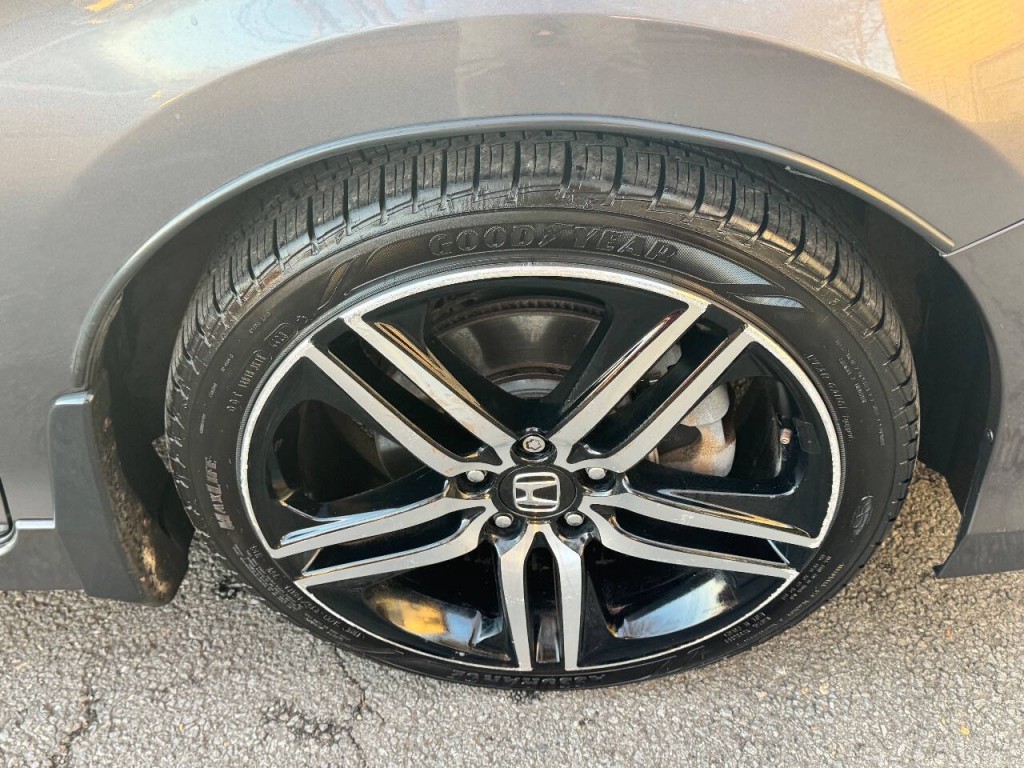2017 Honda Accord Image 29