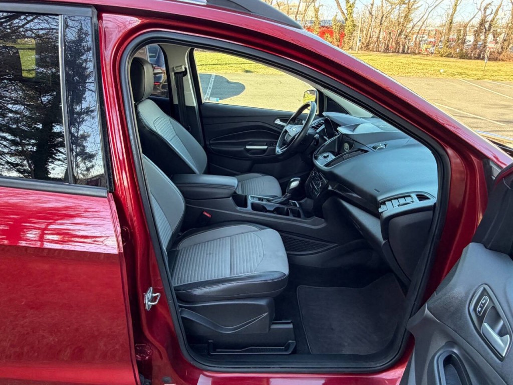 2019 Ford Escape Image 16