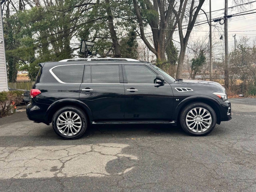 2017 INFINITI QX80 Image 4