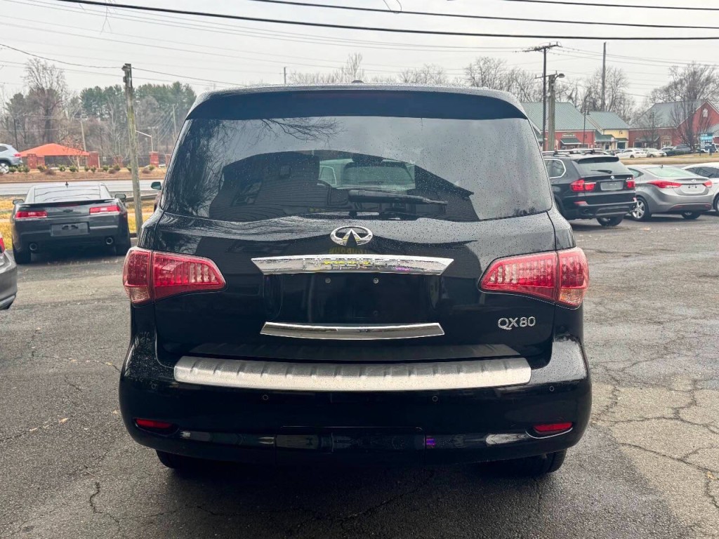 2017 INFINITI QX80 Image 5