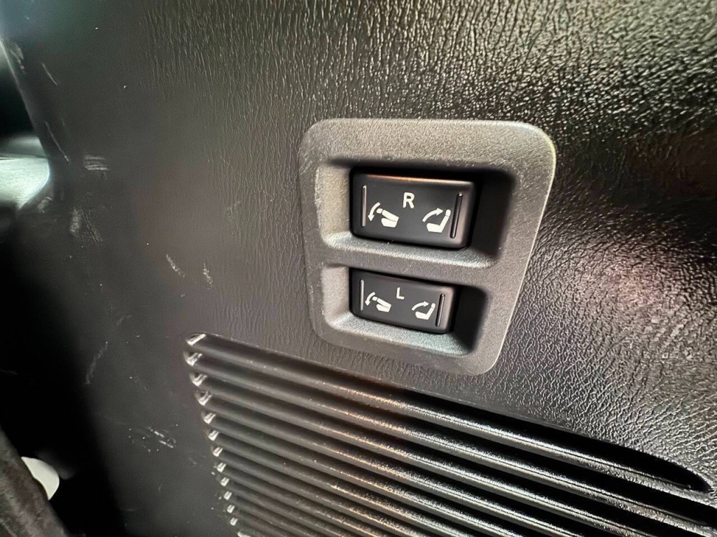 2017 INFINITI QX80 Image 14