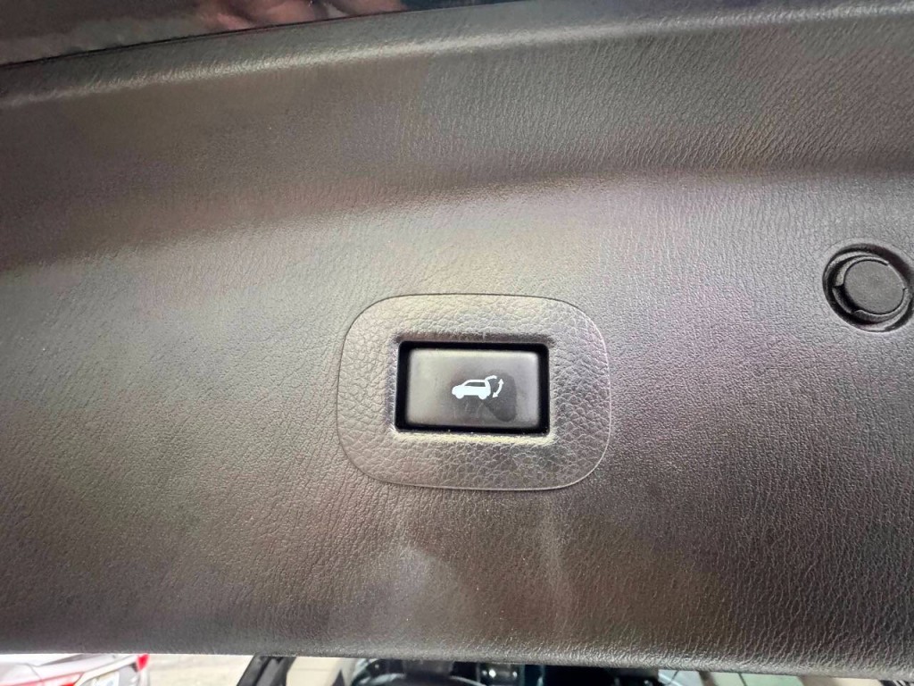 2017 INFINITI QX80 Image 15