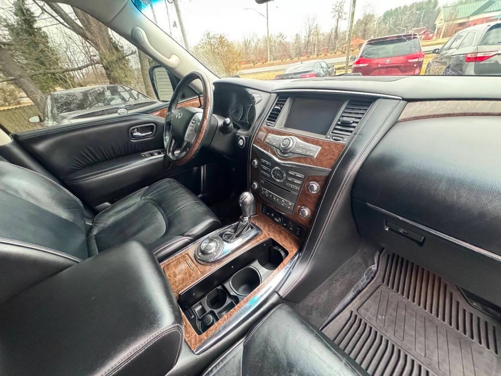 2017 INFINITI QX80 Image 20