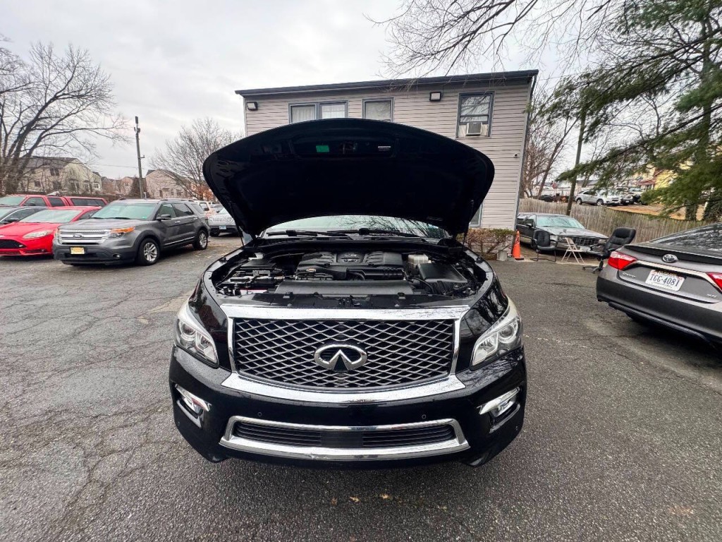 2017 INFINITI QX80 Image 23