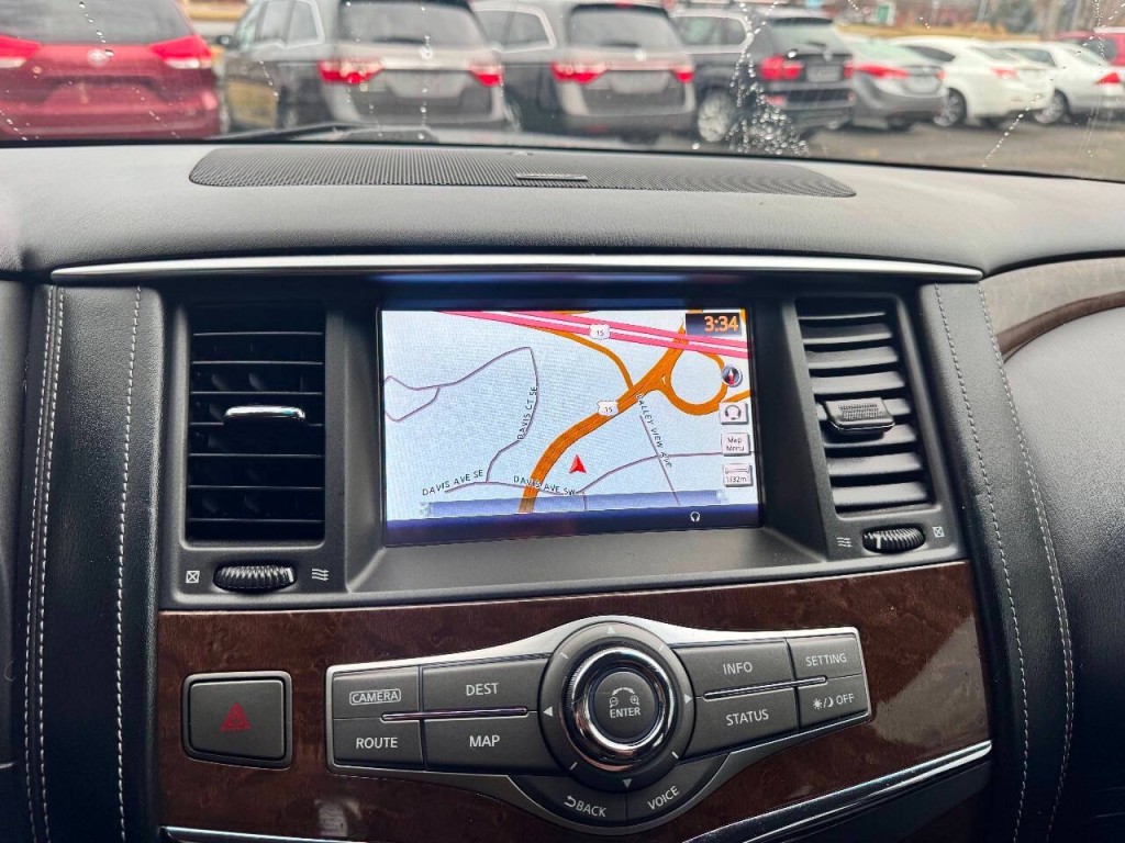 2017 INFINITI QX80 Image 27