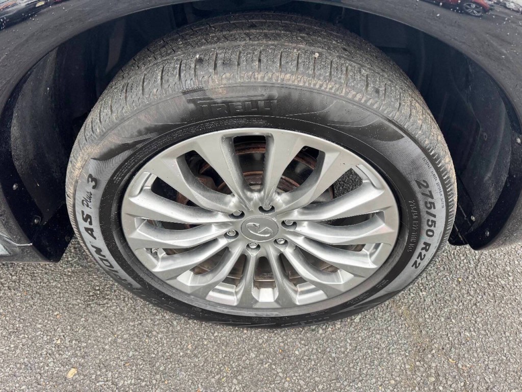 2017 INFINITI QX80 Image 35