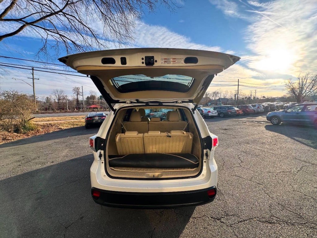 2015 Toyota Highlander Image 13