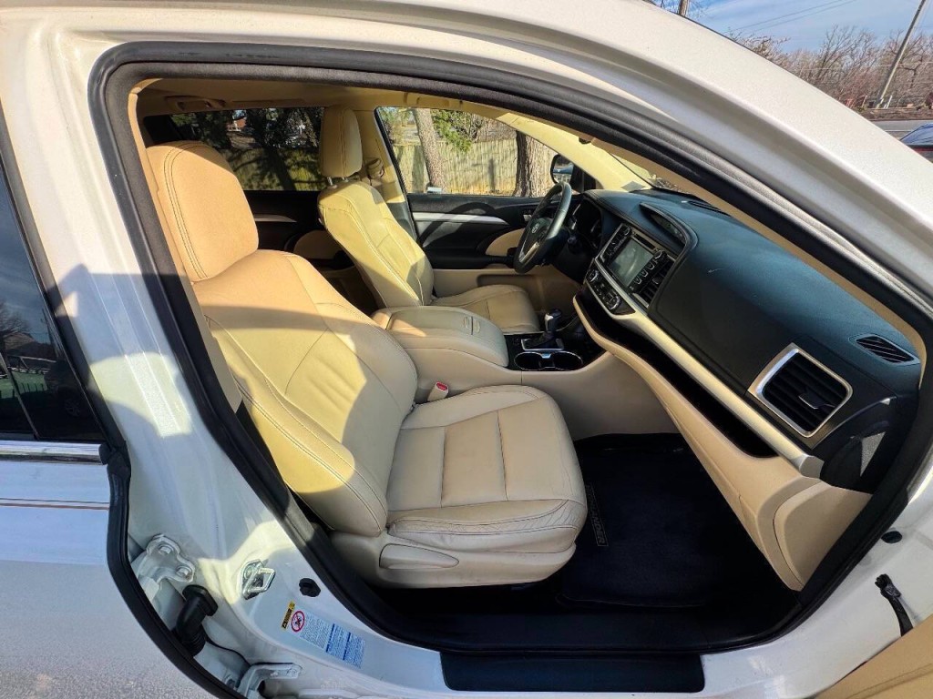 2015 Toyota Highlander Image 20