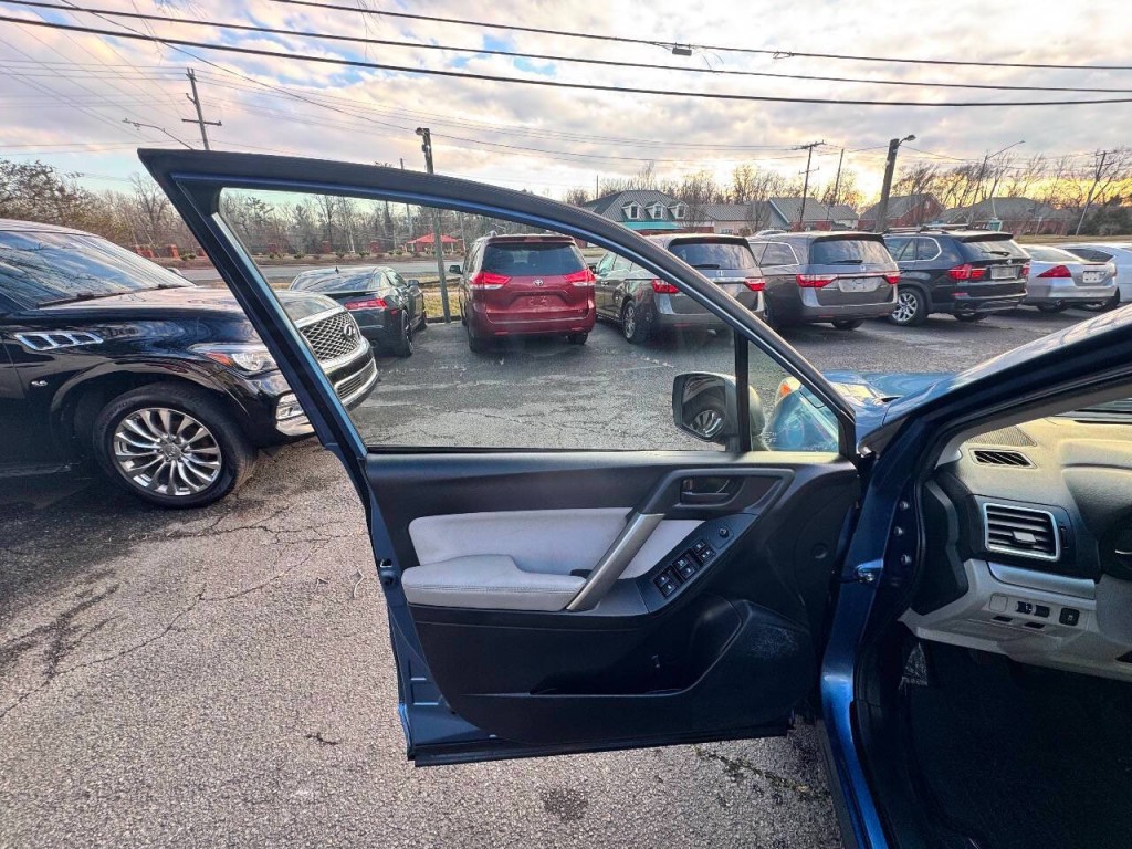 2016 Subaru Forester Image 7