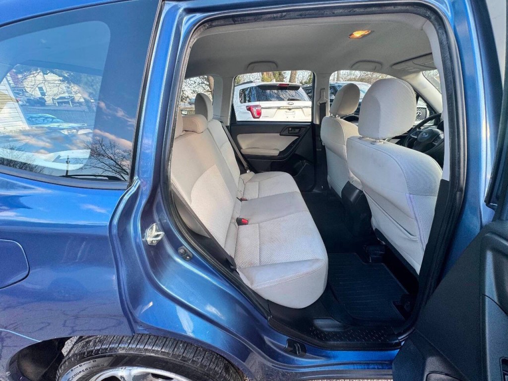 2016 Subaru Forester Image 13