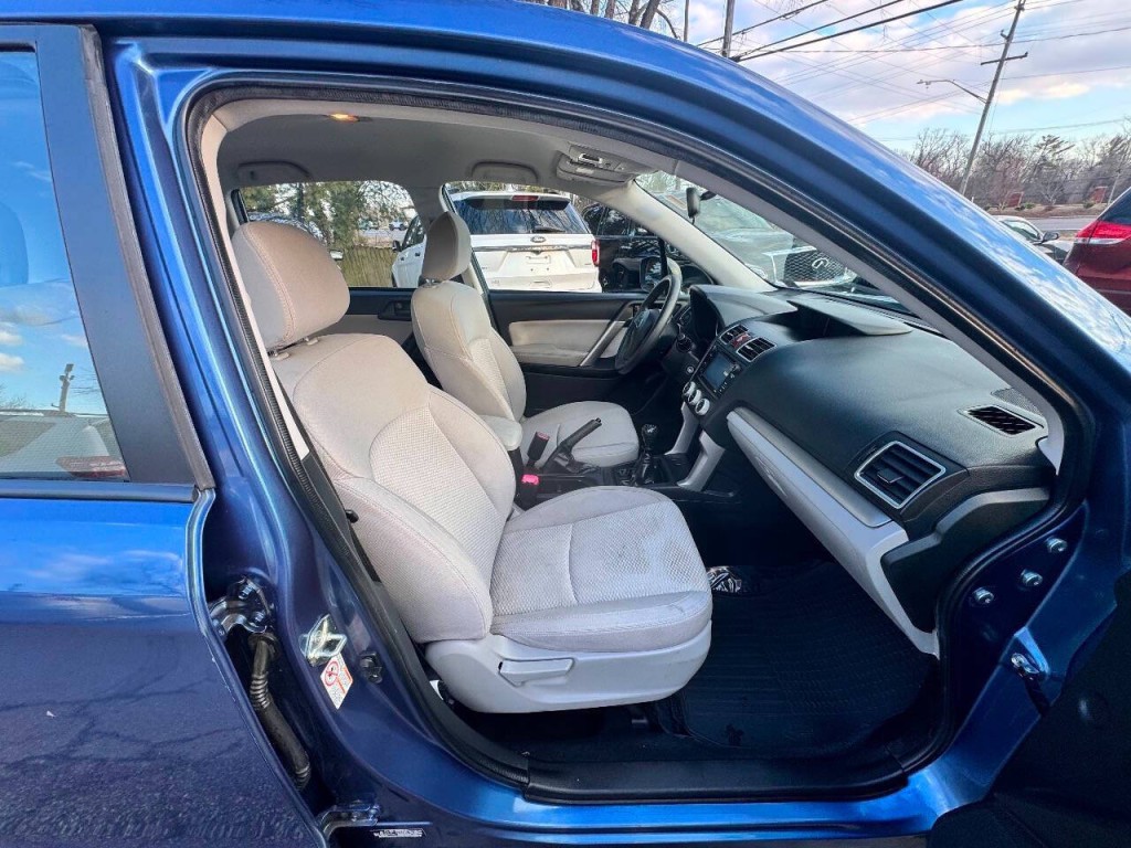 2016 Subaru Forester Image 15