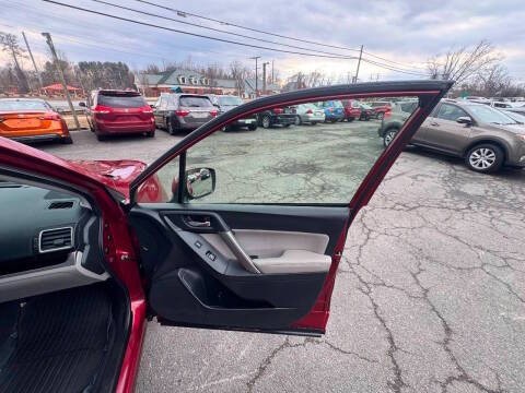 2017 Subaru Forester Image 12