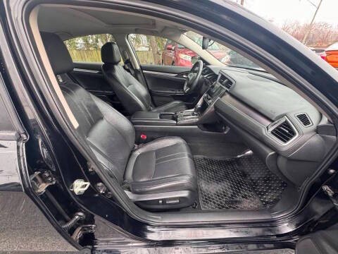 2017 Honda Civic Image 15
