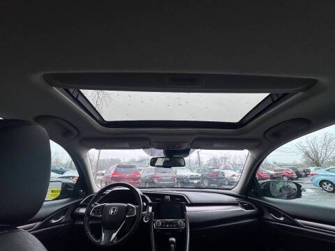 2017 Honda Civic Image 19