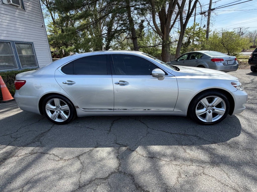 2011 Lexus LS 460 Image 5