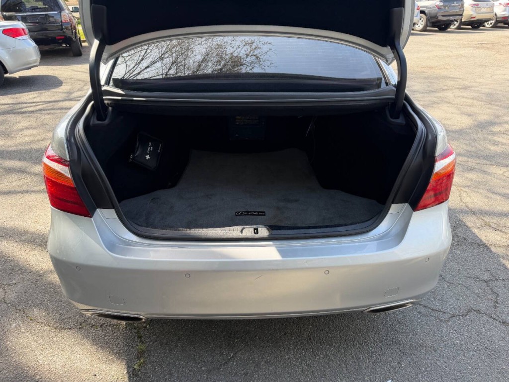 2011 Lexus LS 460 Image 13