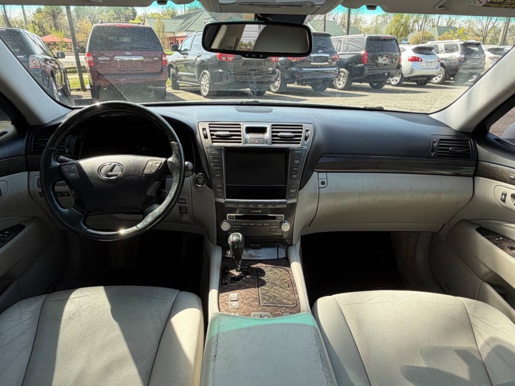 2011 Lexus LS 460 Image 19
