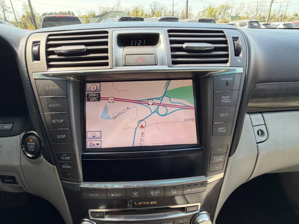 2011 Lexus LS 460 Image 25