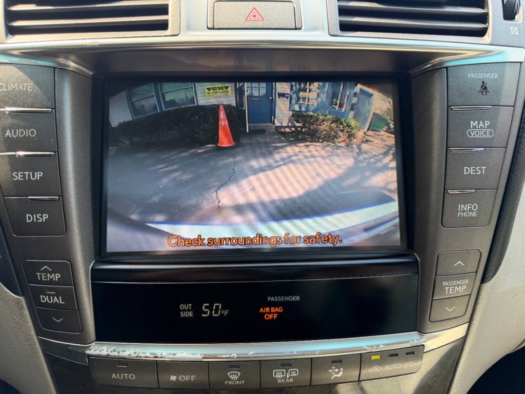 2011 Lexus LS 460 Image 26