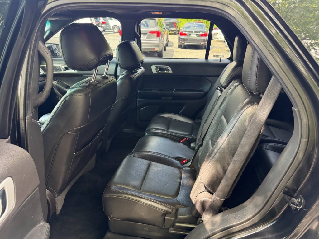 2014 Ford Explorer Image 11