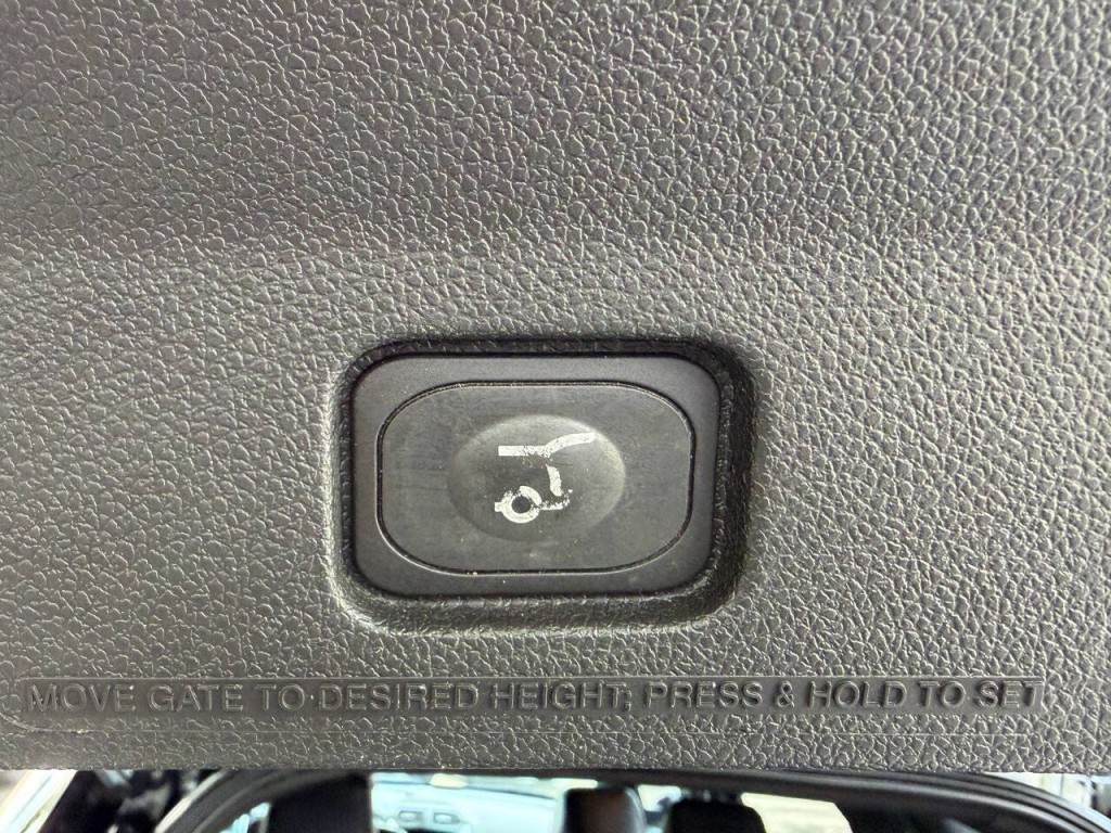 2014 Ford Explorer Image 14