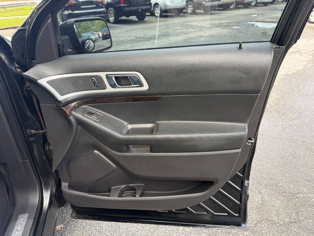 2014 Ford Explorer Image 18