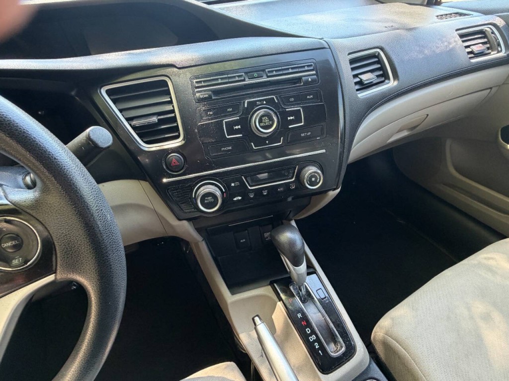 2013 Honda Civic Image 24
