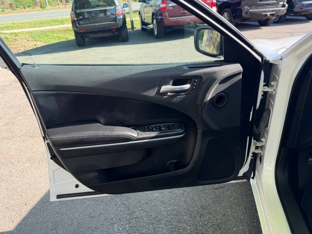 2021 Dodge Charger Image 8