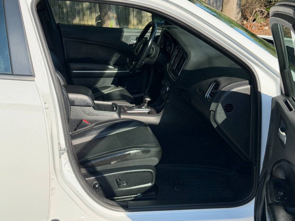 2021 Dodge Charger Image 16