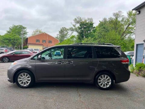 2012 Toyota Sienna Image 5