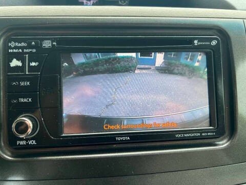 2012 Toyota Sienna Image 16