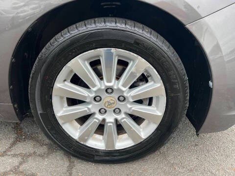 2012 Toyota Sienna Image 25