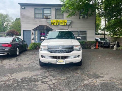 2011 Lincoln Navigator Image 2