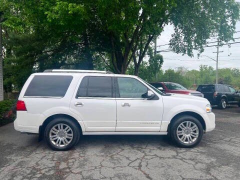 2011 Lincoln Navigator Image 4