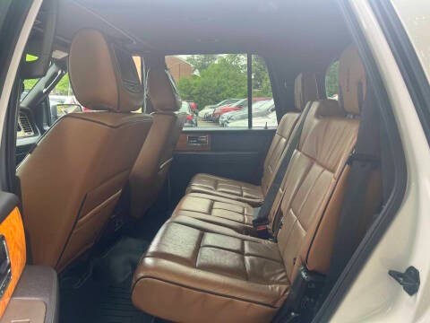 2011 Lincoln Navigator Image 14
