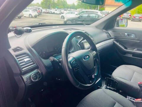 2017 Ford Explorer Image 10