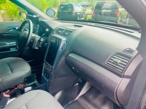 2017 Ford Explorer Image 11
