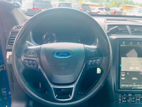 2017 Ford Explorer Image 13