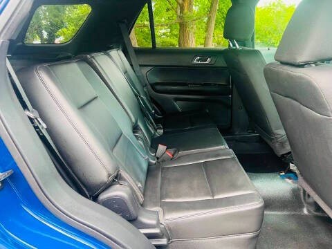 2017 Ford Explorer Image 16