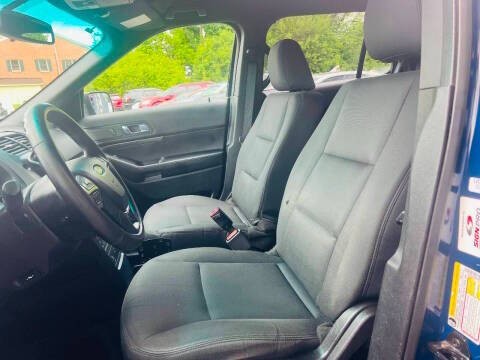2017 Ford Explorer Image 17