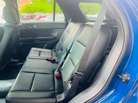2017 Ford Explorer Image 18
