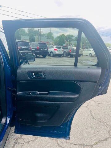2017 Ford Explorer Image 22