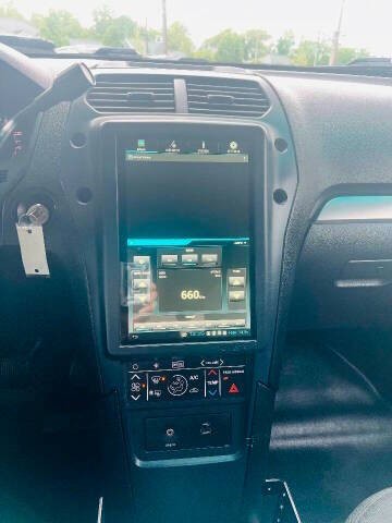 2017 Ford Explorer Image 23