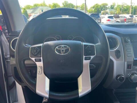 2015 Toyota Tundra Image 11